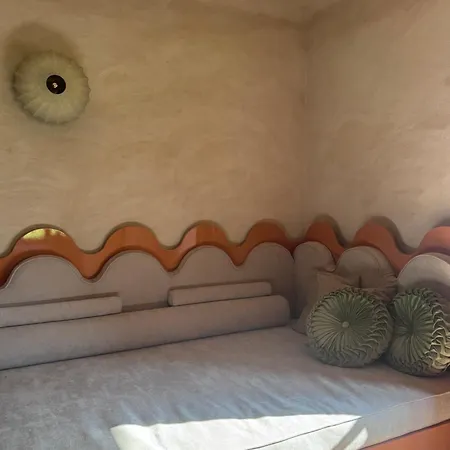 Larogys Hideaway * Хермагор