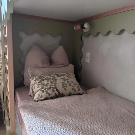 Апартаменты Larogys Hideaway *