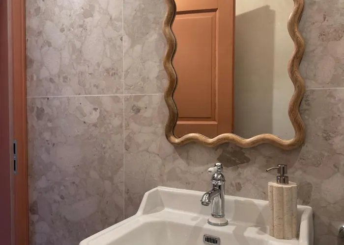 Larogys Hideaway * Хермагор