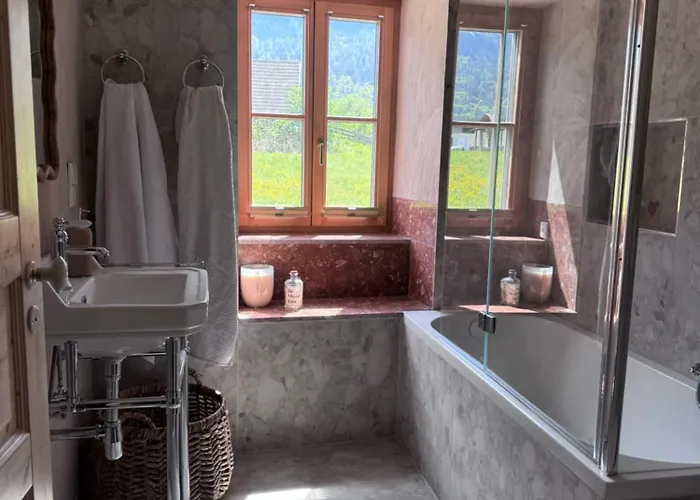 Larogys Hideaway * Хермагор