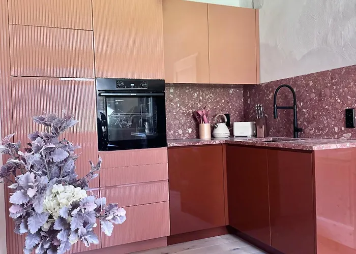 Апартаменты Larogys Hideaway