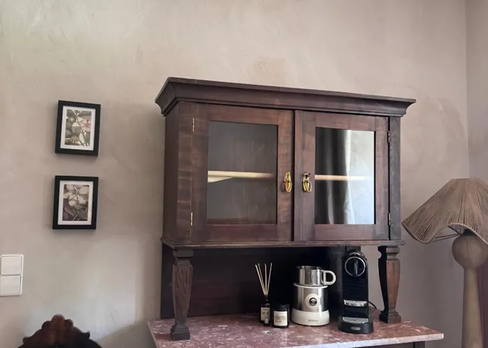 Larogys Hideaway Хермагор